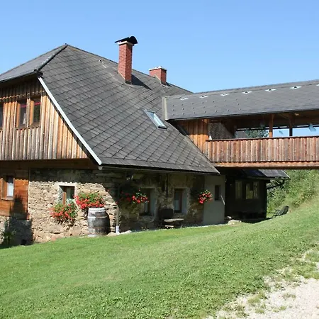 Im Almhaus Bachler Lägenhet *